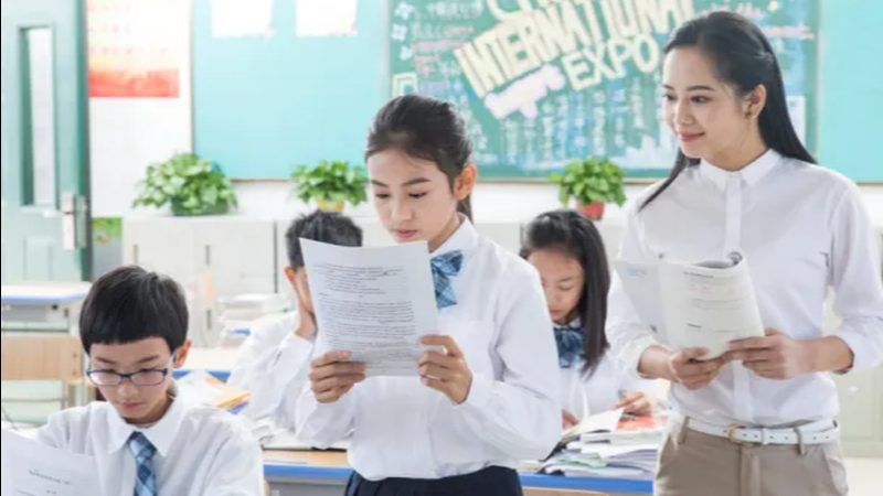 短期技能培训课程的费用主要由以下几部分构成：